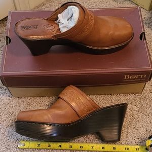 BORN size 10 brown clogs New in Box